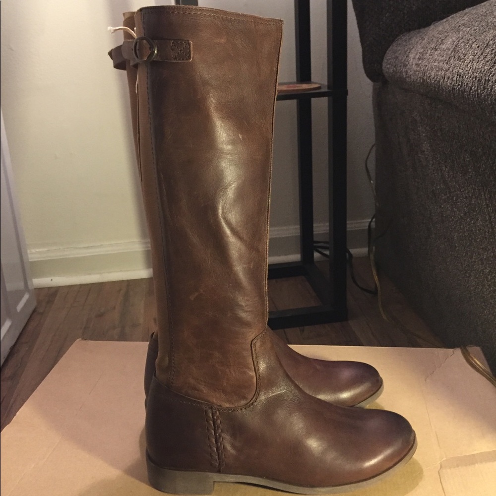 NEW olukai kaupili tall boot
